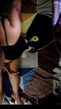 India ama de casa caliente en sexy muñeca azul se viste con los dedos en el coño y follando duro