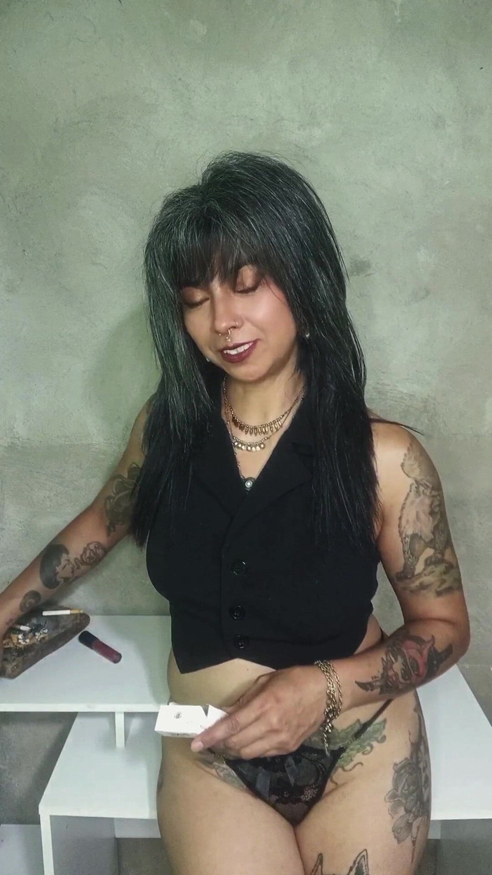 Casia Castro: Sigaro, tople e silenzio