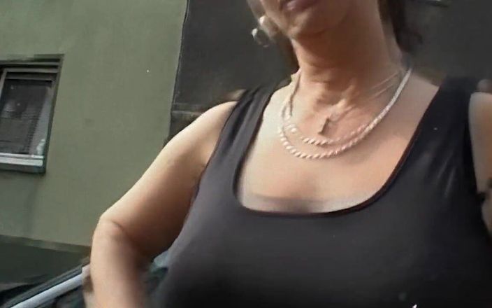 Xxxlover: Angelika, возбужденная домохозяйка из Зигбурга - порно в ретро видео 80-х