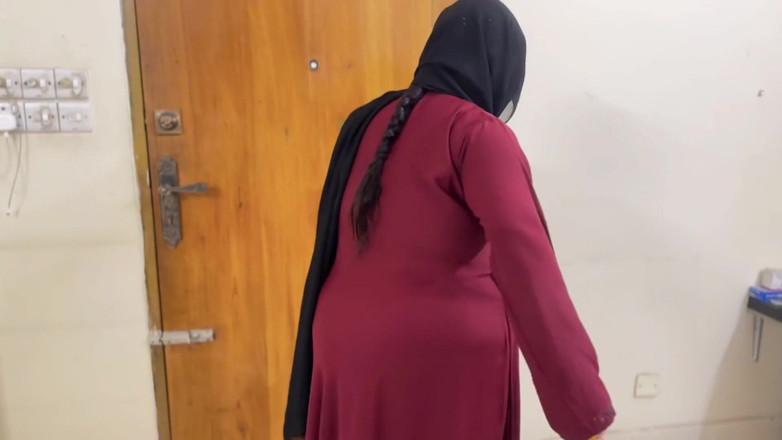 Aria Mia: Desi Big Ass &amp; Huge Boobs