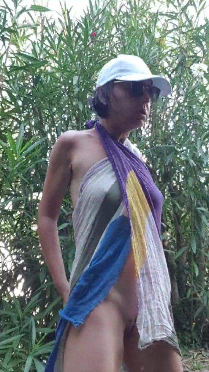 JulieEroticDress: MILF in pubblico