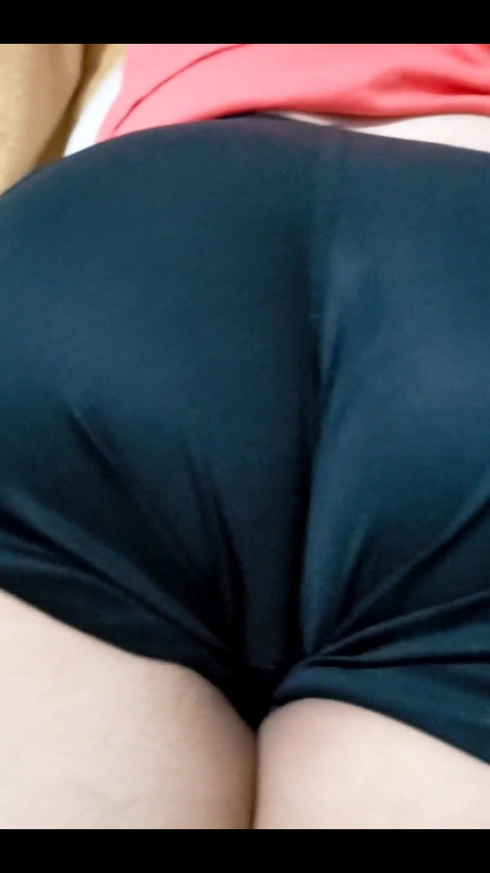 Mexicasero: チケットを受け取った後、濃い赤いドレスを着たドア・メアリーと