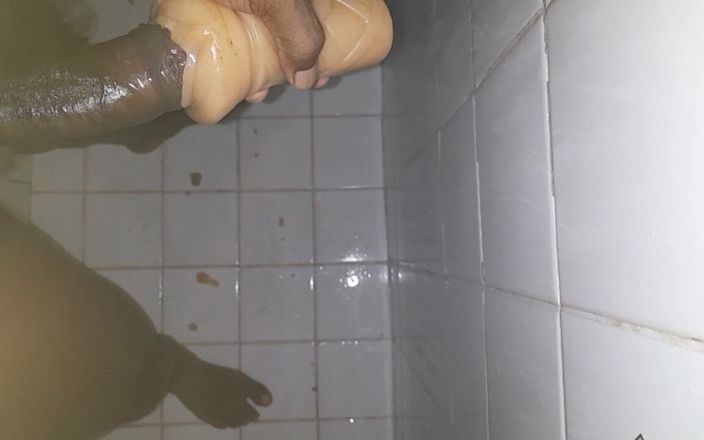 Black guy: Masturbándose s6 e9