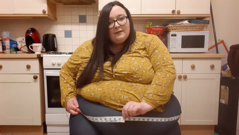 SSBBWLadyBrads: SSBBWは巨大な測定インチを座った
