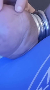エロい大きな膨らみが自分を触るショー