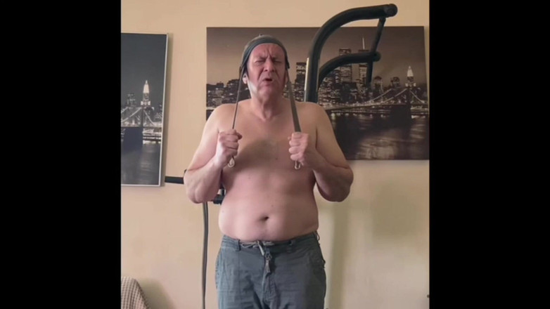 Alex Art: 壮汉训练后手淫