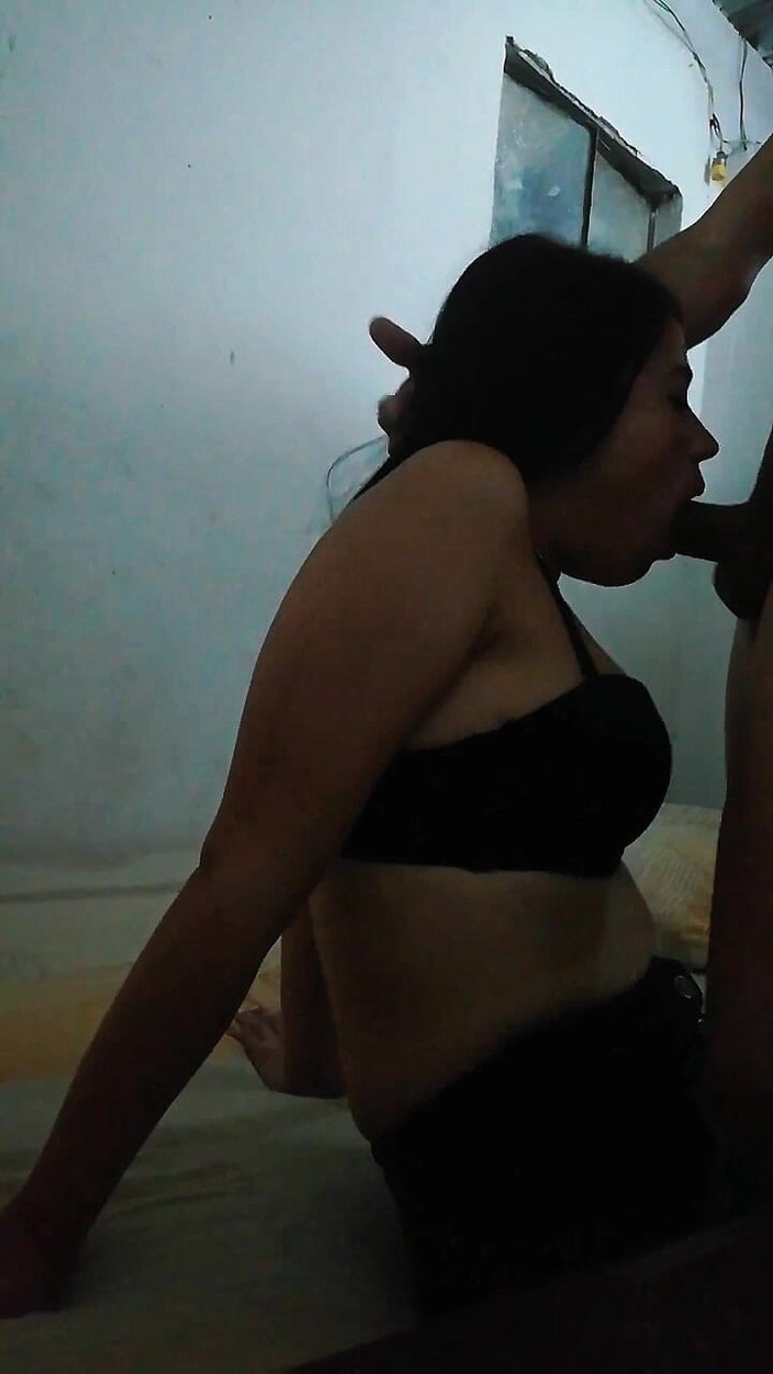 Crisanto999: चूसना और दूध निकालना