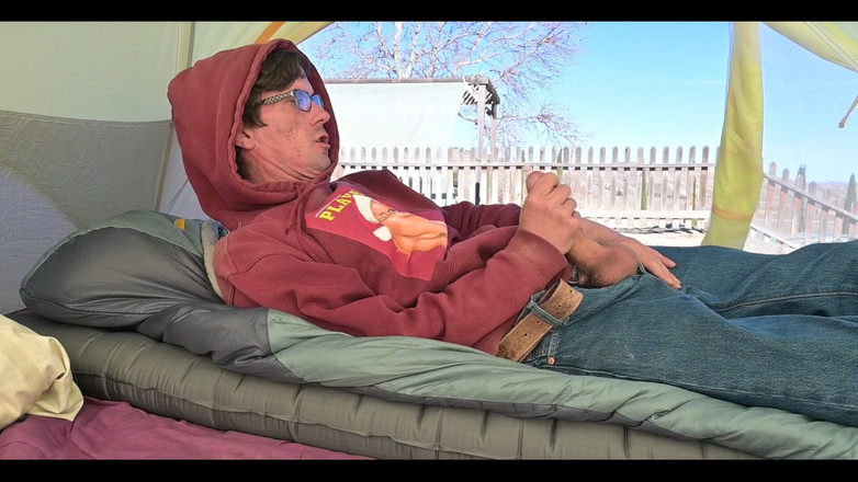 Joe Iandola: 在帐篷里