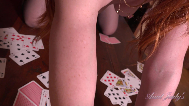 Aunt Judy's: Auntjudys - poker berbogel dengan isteri MILF berambut merah awak Lily