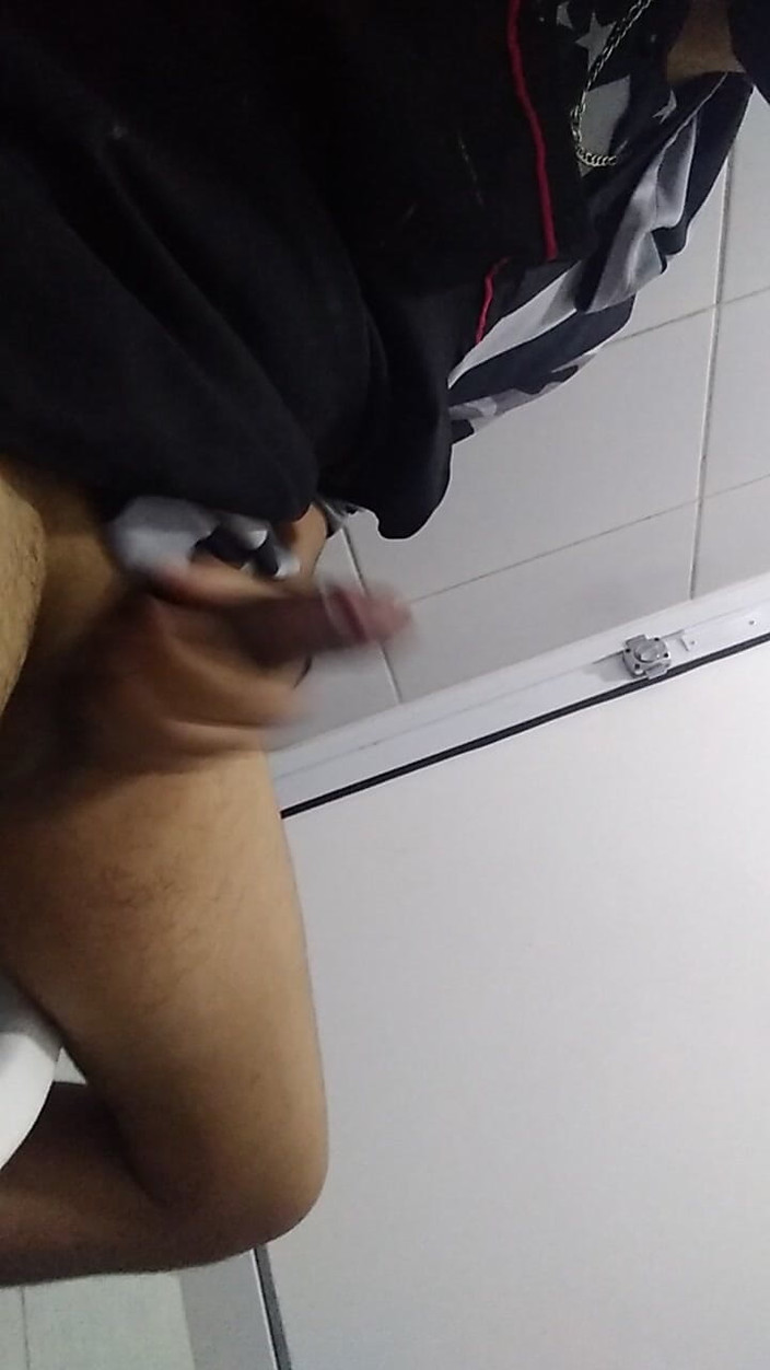 AlexAlejandro13: Bekerja