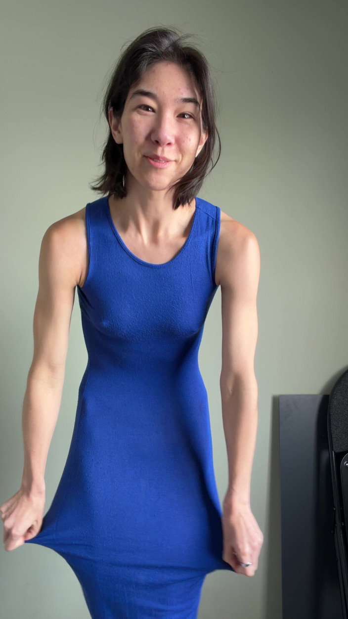 Ms_Emmy_Lynn: Zkoušení letních šatů s těsným tělem Con: Blues Edition