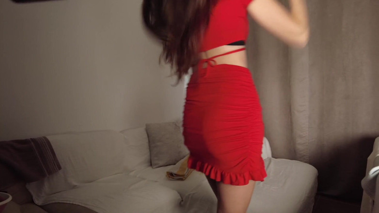 After8Teen: 그녀의 보지를 문지르는 것을 멈출 수 없는 변태 안마사!