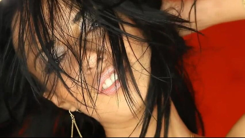 Watch4beauty: Diễn viên Gina Devine