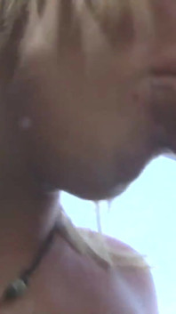 Sabriana Douglas milf zuigt en neukt pik om op haar gezicht klaar te komen