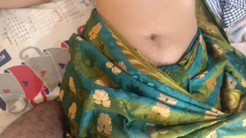 Apple baby: Desi kouří bhabhi