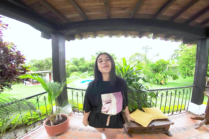 VR Latina: Big Booty Beauty