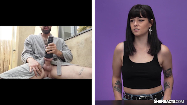 SheReacts: MILF – Kadar Kecantikan bertatu melancap zakar raksasa