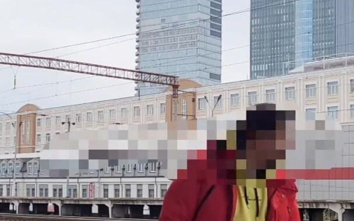 Wanker forever: Zeer heet risicovol openbaar aftrekken. Mijn aftrekbeurt op het spoorwegperron