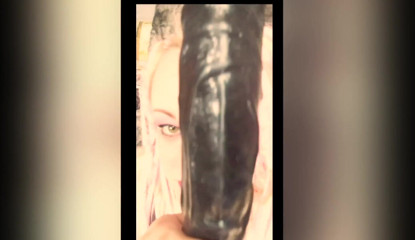 Campsissyboi: Kız arkadaşına bir grup zengin adamın porno fahişesi olduğun için 5...