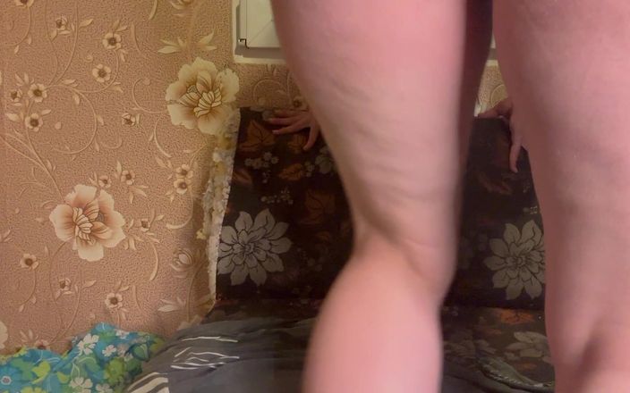Putarankahotmilf: Figa carnosa spalanca, pipì e scoreggia, Discorsi sporchi joi, mutandine...