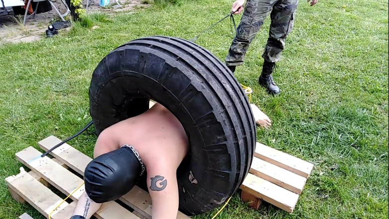 Master Drex: În sat