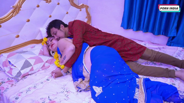 Porn India Studio: 与丈夫的浪漫热辣新婚之夜性爱