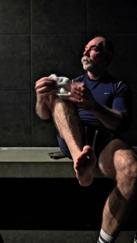 Füße und Socken am behachen bär