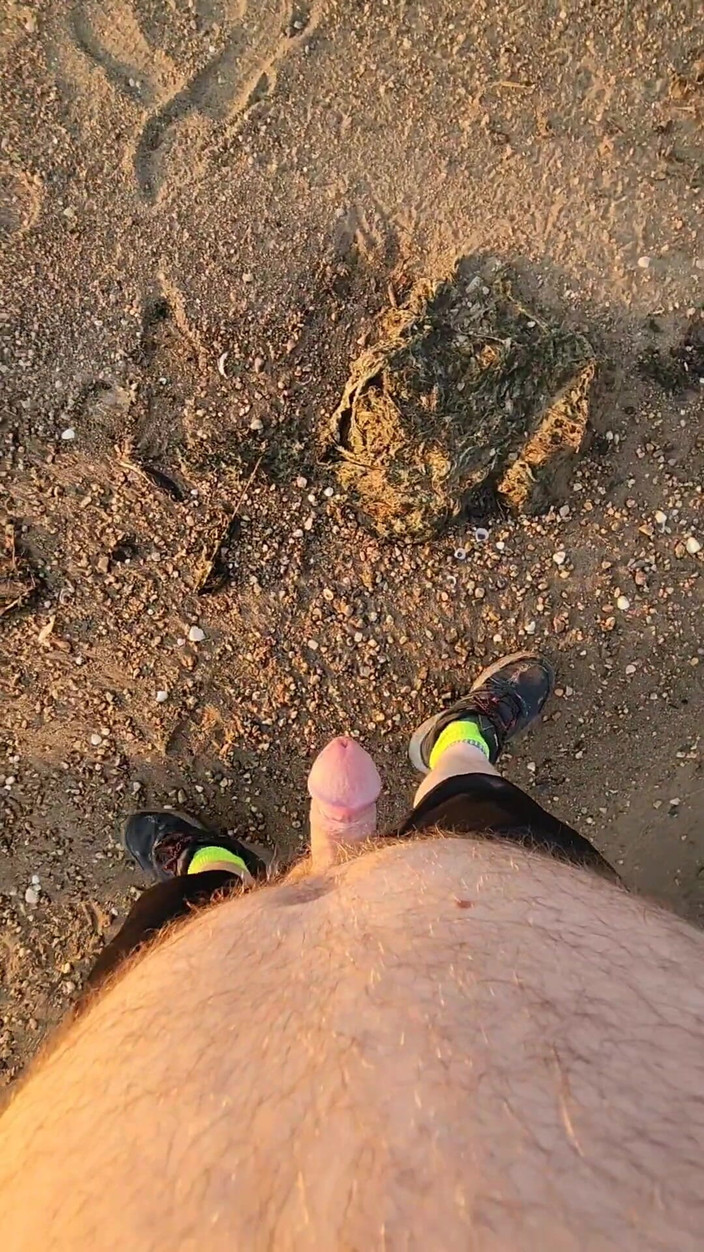 Djk31314: Ik geniet van mezelf op een heel strand.