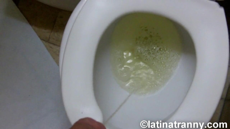Nikki Montero: Zaman gila di Cancun kencing di tandas