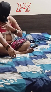 Sexy Sneha Bhabhi solo Distracție cu vibrator hindi