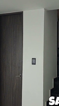 La MILF Sexy Attend Que Son Beau-fils Rentre, Elle Veut Sa Délicieuse Bite