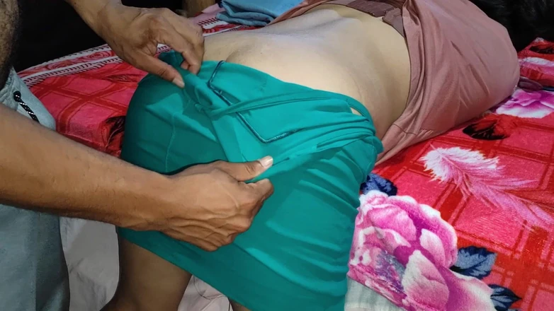 Marys: Penetra y me folla por primera vez en tamil real...