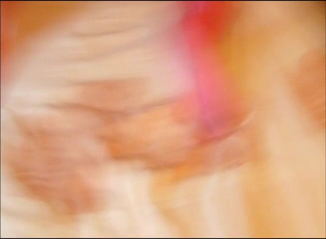 Flash Model Amateurs: 性感的黑发女郎的阴户被舔舐并被指交