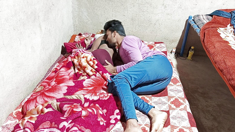 Indian Hijraji: 和我的继子一起在房子里独自一人