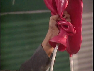 Girls of Desire: Scharfe blonde milf bekommt einlauf