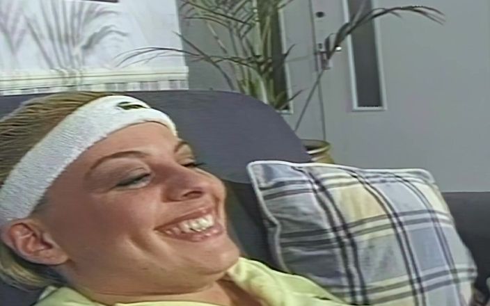 Ben Dover Movies: British Hardcore Centerfolds 2 (mejorado) con Laura Cantante