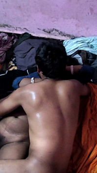 Quando Hai Visto La Sorellastra Da Sola a Casa, Il Fratellastro Mi Offre Sesso in Un Chiaro Audio Hindi.