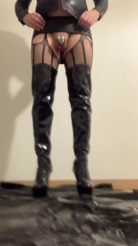 ラテックスのハイヒール 太ももハイブーツ