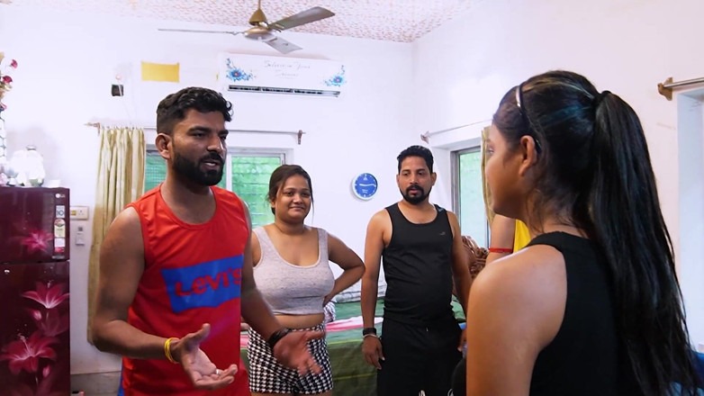 Queen star Desi: Latihan yoga pagi-pagi dan ngentot guru dan muridnya, grup seks...