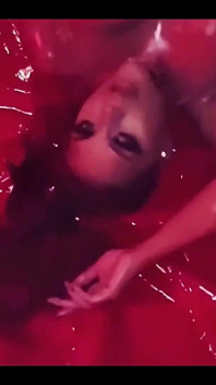 Doamnei Red X îi place să fie tachinată cu glazură