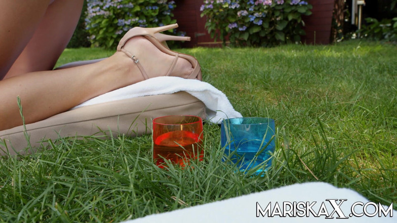 Mariska x: Mariskax - Mariska ve Tina ile yaz vakti amcık oyunu