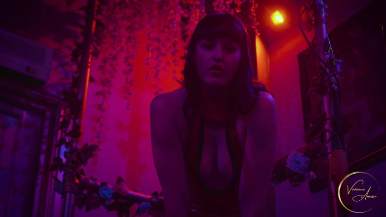 Vivienne l'Amour: (720p) Preparatevi per il mio fist - Femdom pov Bordo anale...