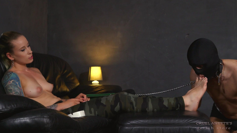 Cruel Anettes fetish world: Špinavá chodidla, ponížení