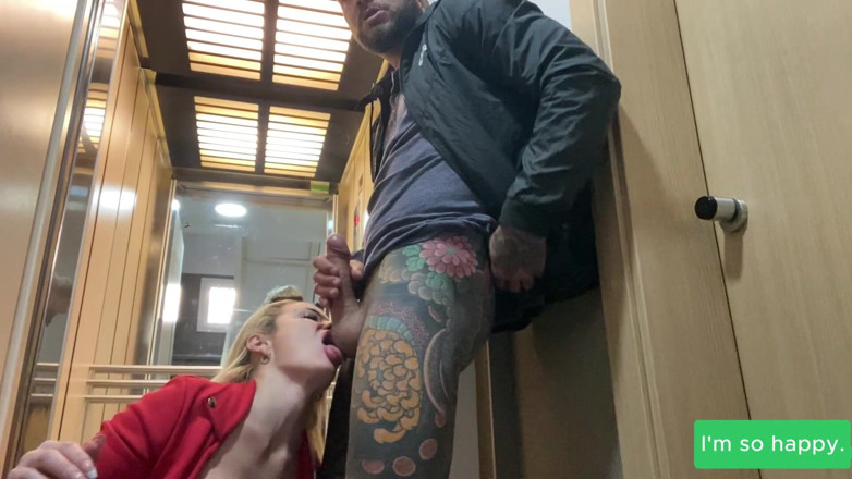 Juan Lucho: Orální sex ve výtahu blondýnky a dospělé sousedky