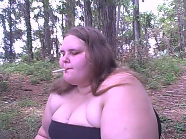 BBW nurse Vicki adventures with friends: Wir 2 große mädels zeigen dir, wie wir auf deinem schwanz...