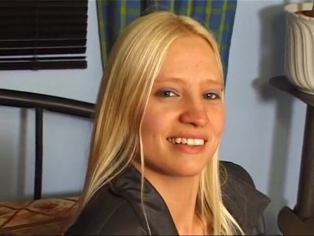 German Classic Porn videos: Ines, blonde Jerman, diambil di luar
