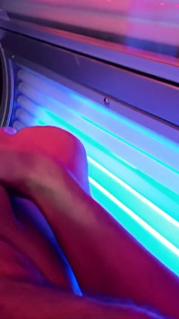 Wichsen Im Solarium Mit Cumshot