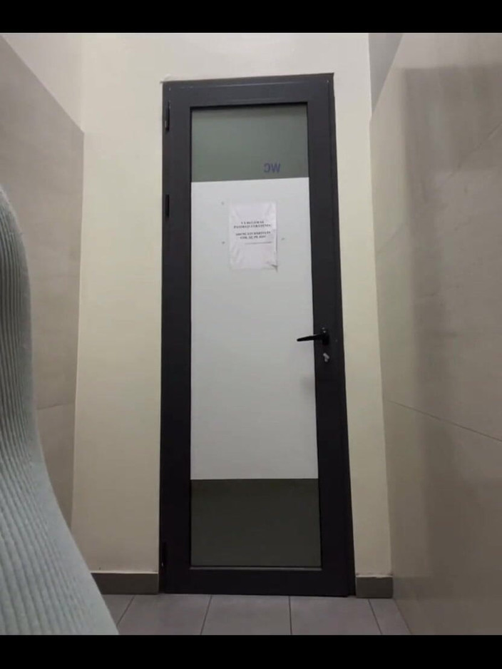 JuiceLussie: Ekstremalna masturbacja analna