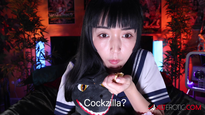 Alt Erotic: 무서운 영화를 보는 Marica Hase와 Titi Ramone