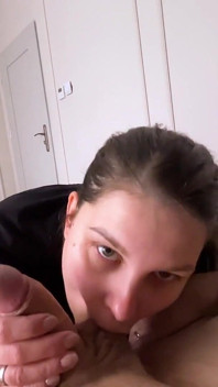 Quand tu as une femme affamée de sperme qui est aussi une reine de la pipe et avaleuse de sperme
